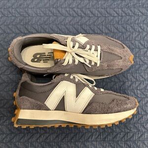 New Balance 327